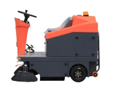 巴曼 小型駕駛式掃地機(jī)RS125 清掃寬度1250mm